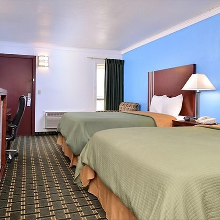 Executive Inn Edmond Quarto foto